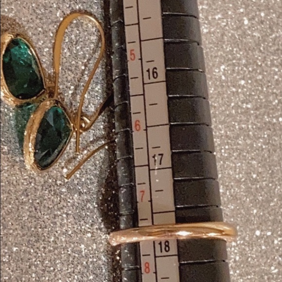 ๐Beautiful Green RING - Picture 5 of 6